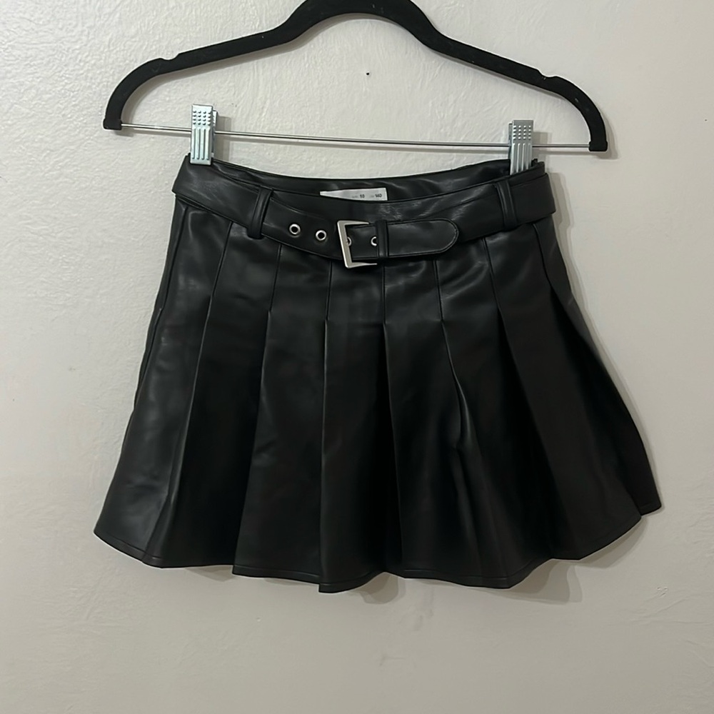 Black mini leather Zara skirt size 10